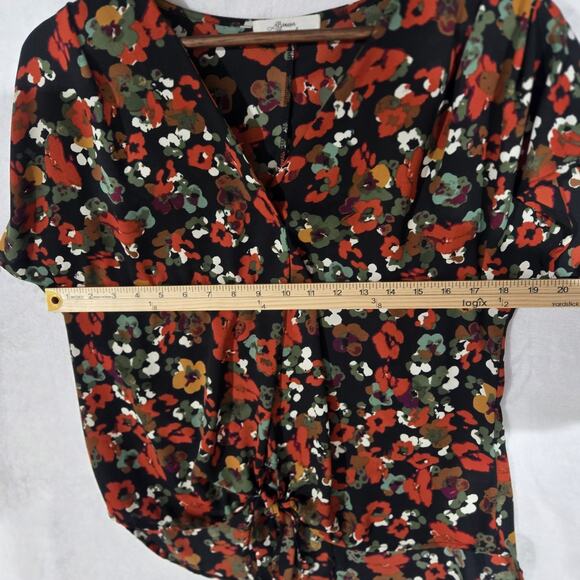 Beacon Apparel Womens SMALL Short Sleeve Tie Front  Blouse Black Floral - Picture 6 of 6
